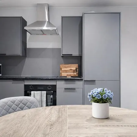 شقة Modern 3 Bed Near Arena Free Parking *