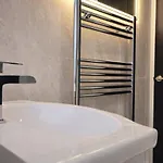 Modern 3 Bed Near Arena Free Parking *
