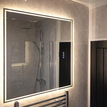 Modern 3 Bed Near Arena Free Parking * Leeds (West Yorkshire)