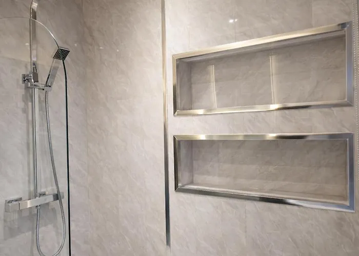 Modern 3 Bed Near Arena Free Parking Appartamento