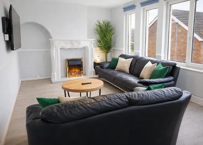 Modern 3 Bed Near Arena Free Parking Leeds (West Yorkshire)