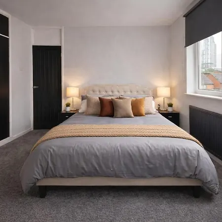 Апартаменти Modern 3 Bed Near Arena Free Parking Лідс