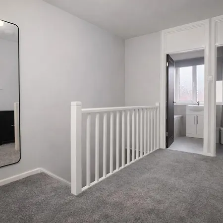 Modern 3 Bed Near Arena Free Parking Апартаменти Лідс