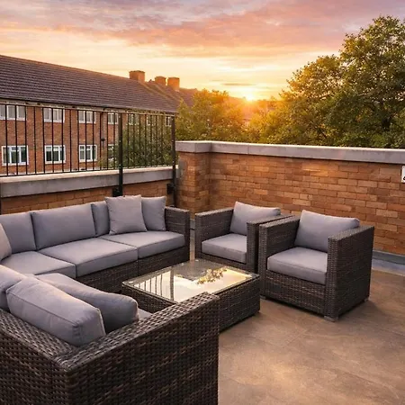 Apartment Modern 3 Bed Near Arena Free Parking