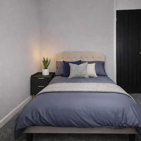 Modern 3 Bed Near Arena Free Parking Apartment Leeds (West Yorkshire)