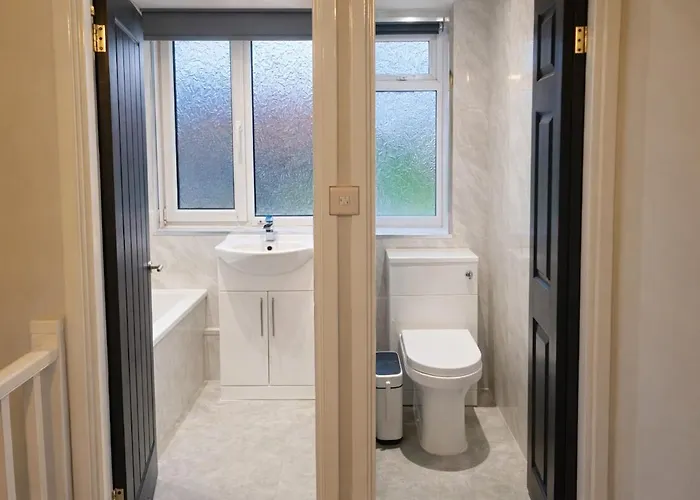 Apartment Modern 3 Bed Near Arena Free Parking