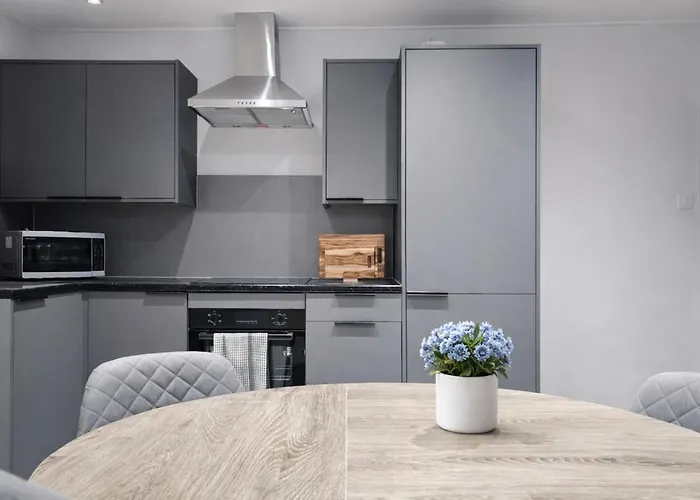 Apartment Modern 3 Bed Near Arena Free Parking *